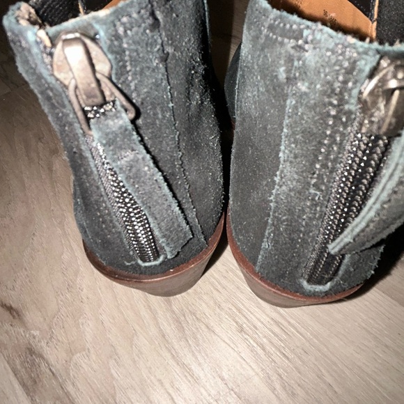 Trask Green Ankle Boots with Suede Finish and Rugged Sole - Picture 4 of 7